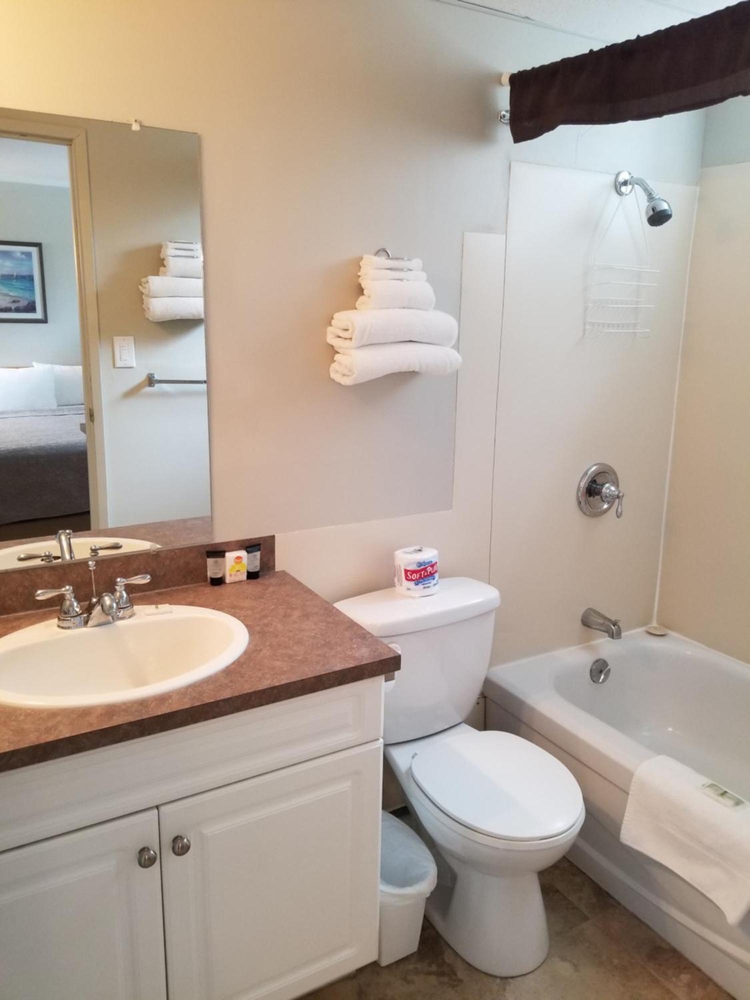 Osoyoos Lakeview Inn & Suites Oda fotoğraf